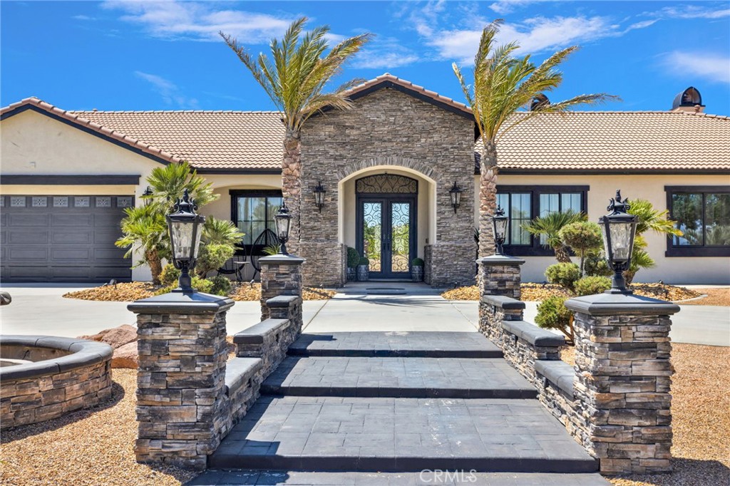 7560 Royal View Property Photo 1