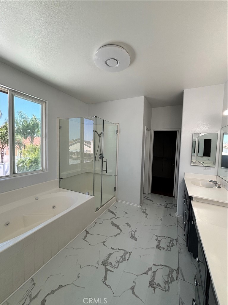 28212 Cranberry Property Photo 6