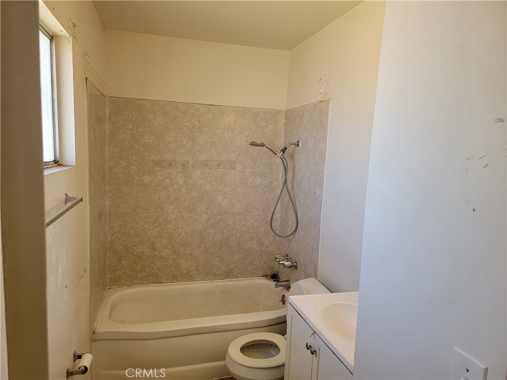 930 Garden Grove Property Photo 14
