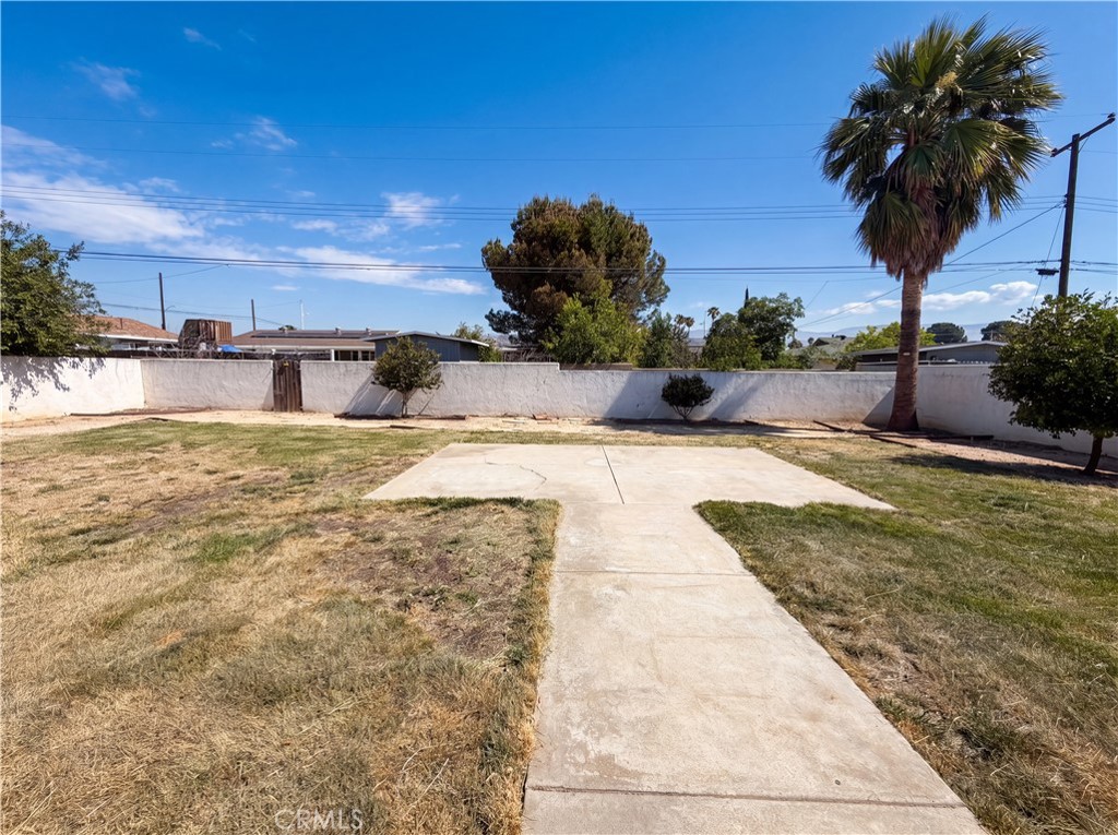 322 E Mariposa Property Photo 16