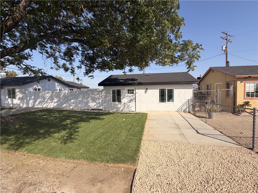1460 Redlands Property Photo 2