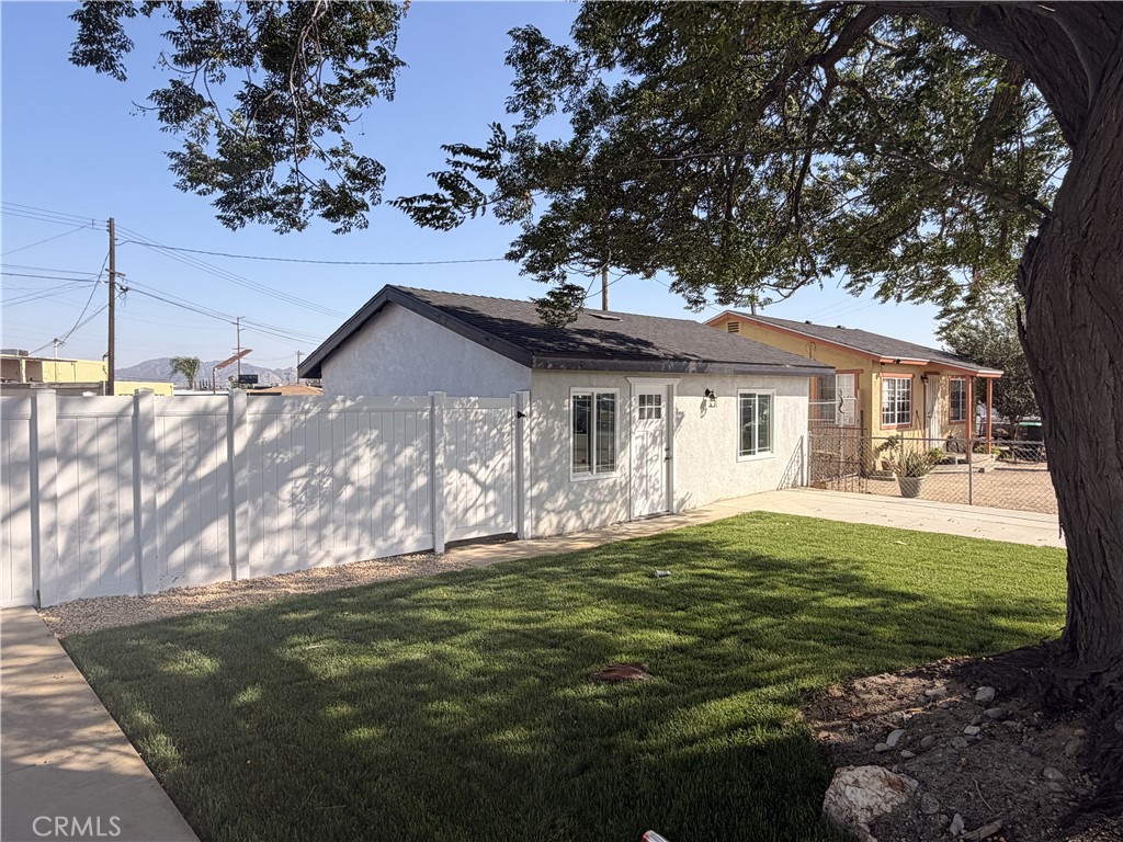 1460 Redlands Property Photo 10
