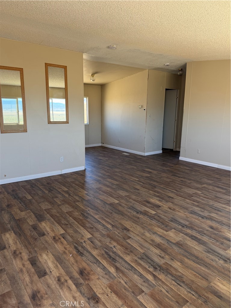 27543 Kingbird Property Photo 4