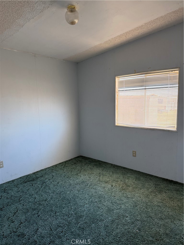 27543 Kingbird Property Photo 6