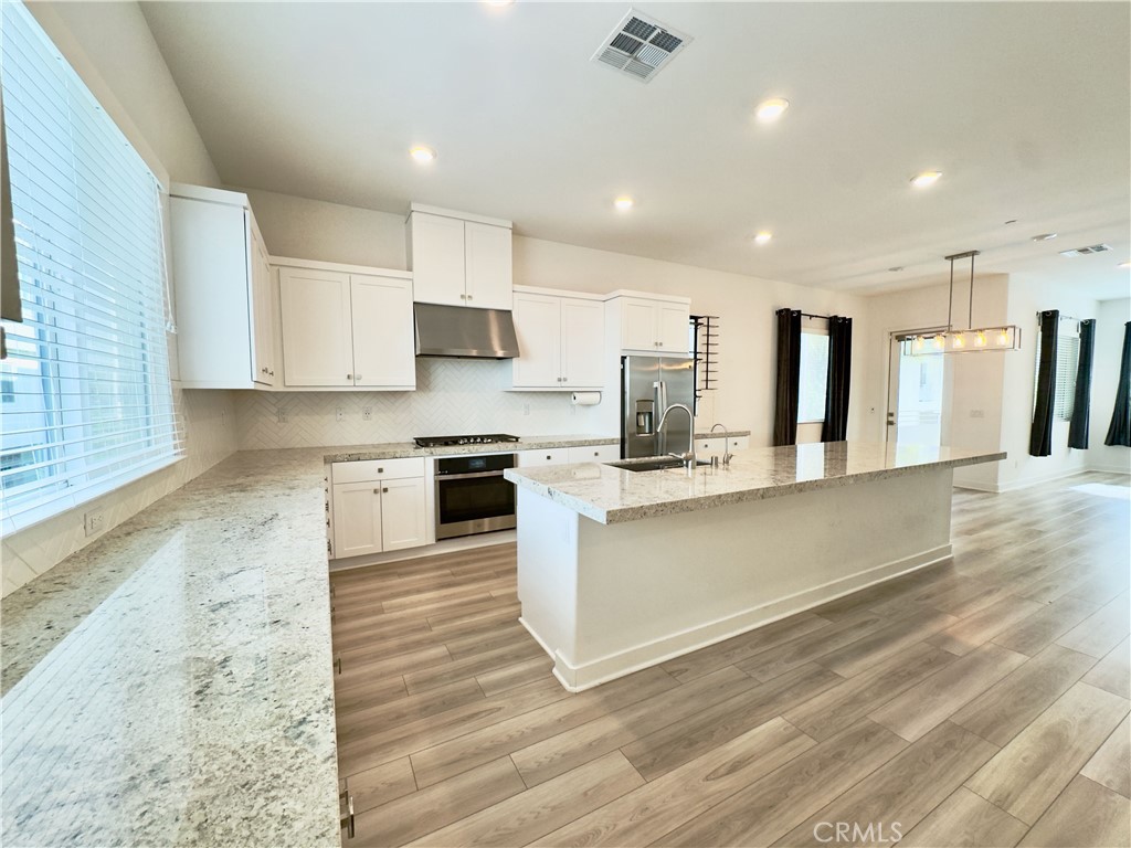 1868 S Westside Drive 28 Property Photo 8