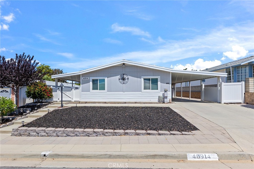 40914 Laredo Trail Property Photo 4