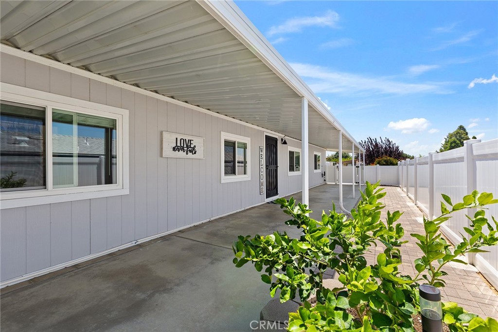 40914 Laredo Trail Property Photo 32