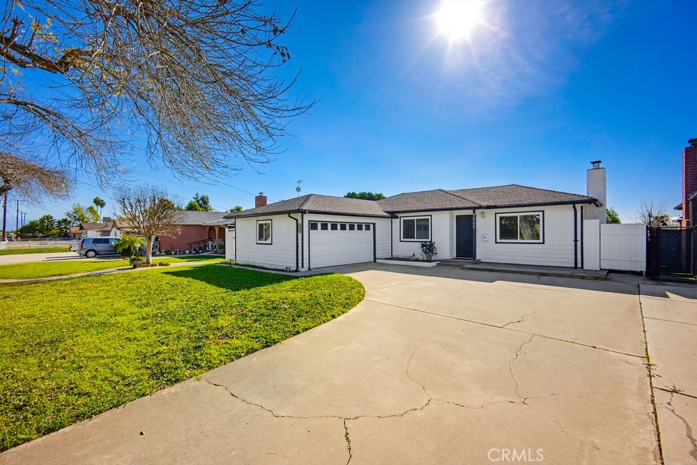 9805 Devon Street Property Photo 2