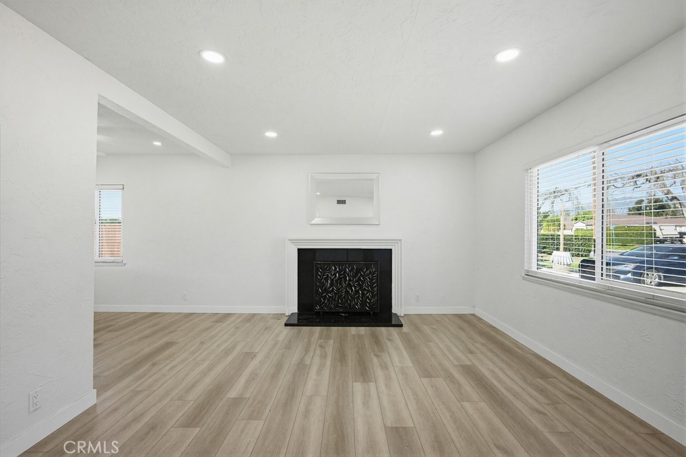 9805 Devon Street Property Photo 7
