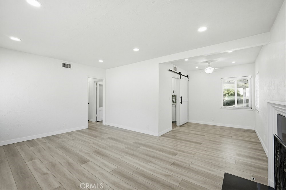 9805 Devon Street Property Photo 8