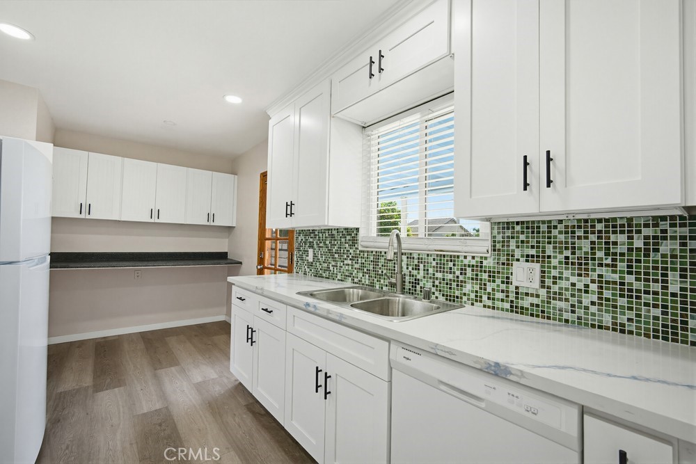 9805 Devon Street Property Photo 12