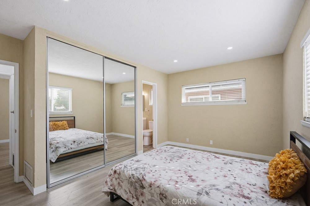 9805 Devon Street Property Photo 19