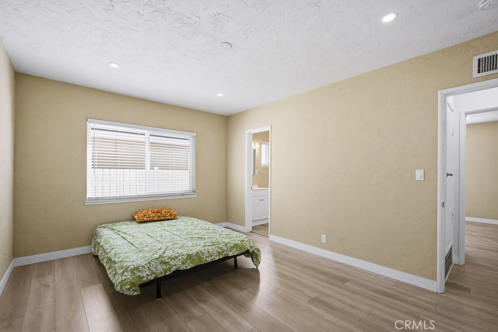 9805 Devon Street Property Photo 23
