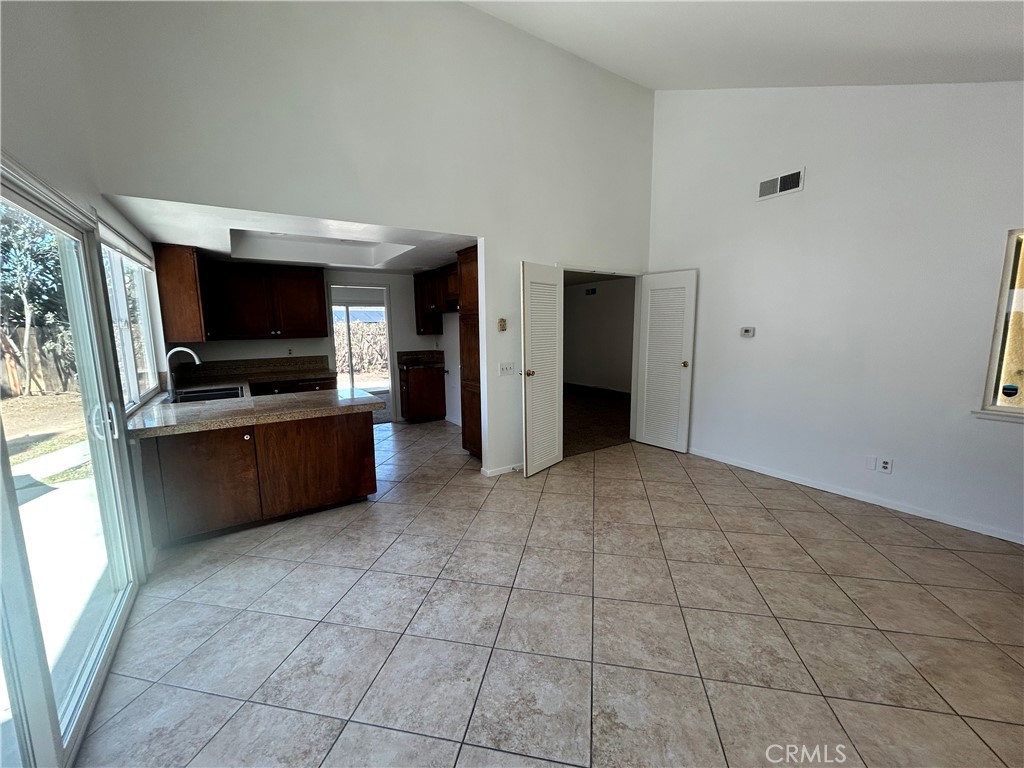 3385 Valencia Hill Property Photo 3