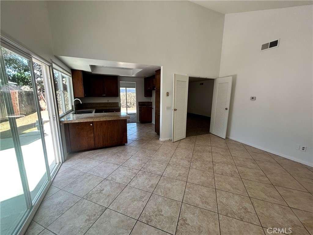 3385 Valencia Hill Property Photo 10