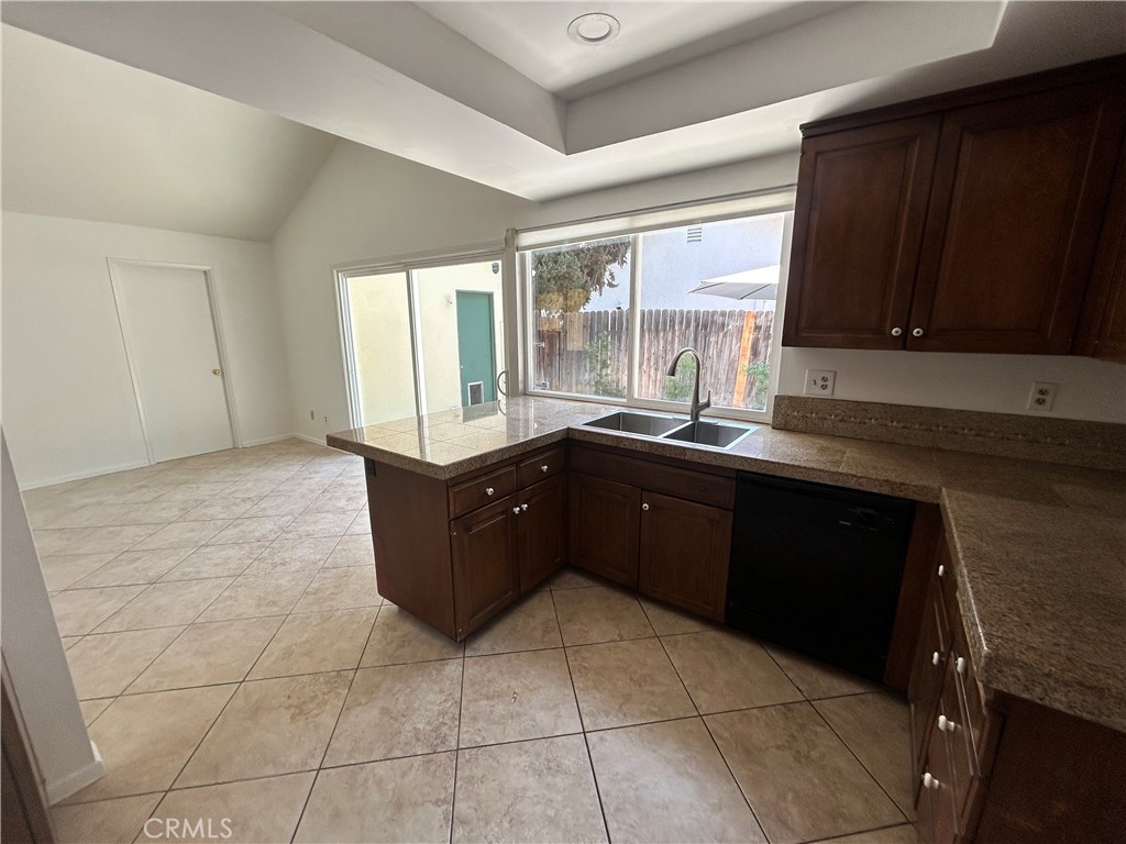 3385 Valencia Hill Property Photo 11