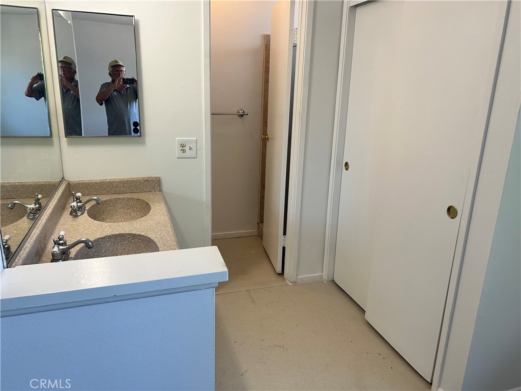 3385 Valencia Hill Property Photo 12