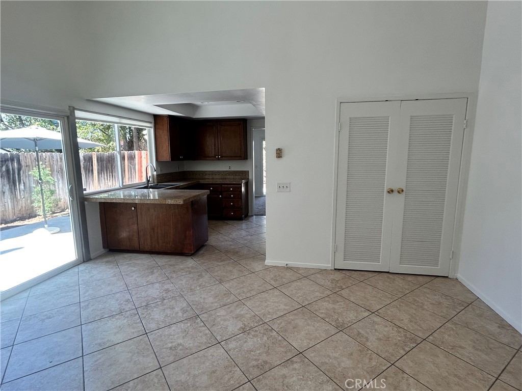 3385 Valencia Hill Property Photo 15