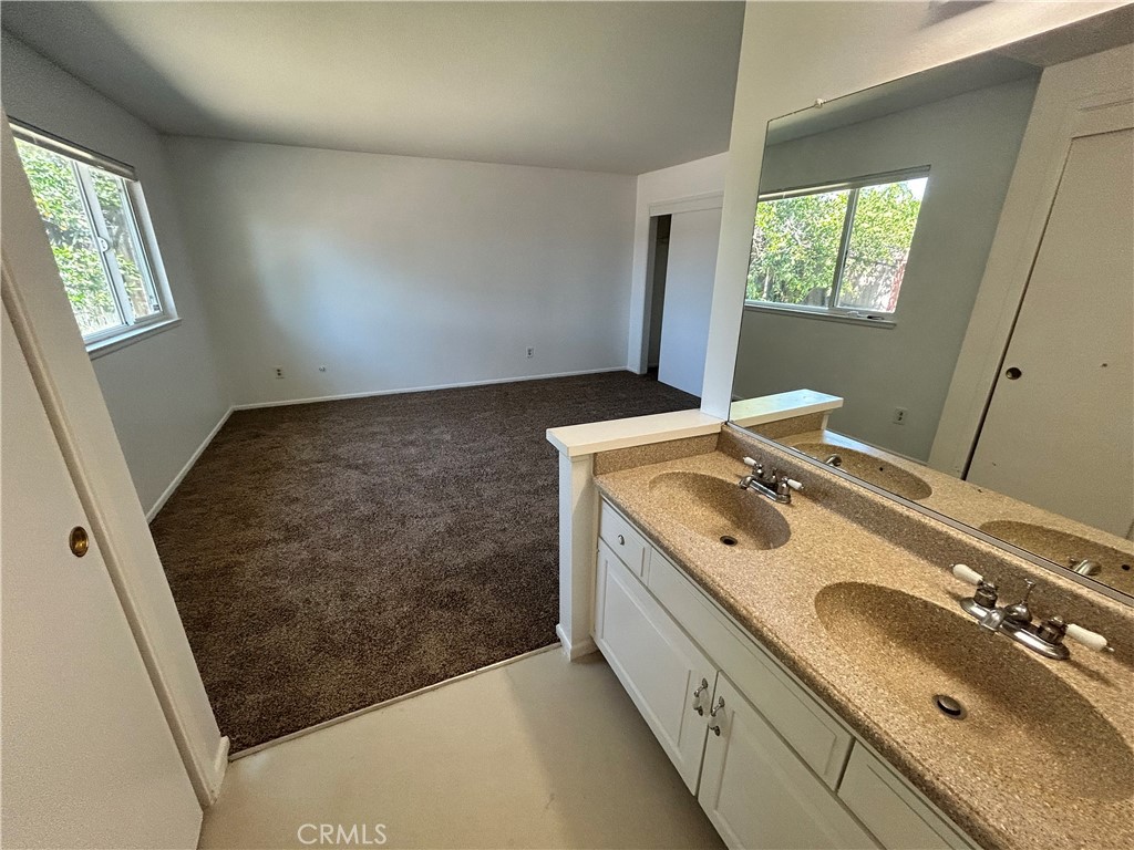 3385 Valencia Hill Property Photo 17