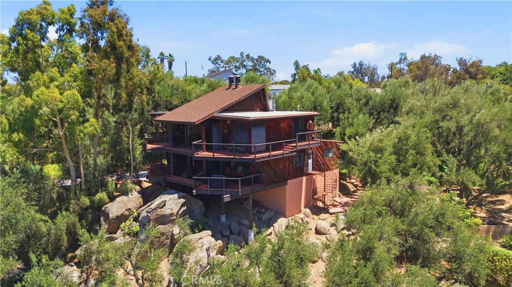 17115 Ranchero Property Photo 3