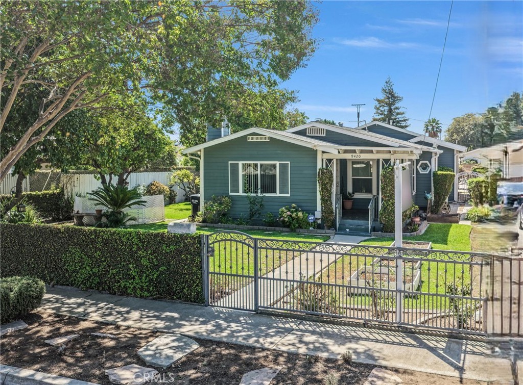9420 Olive Street Property Photo 1
