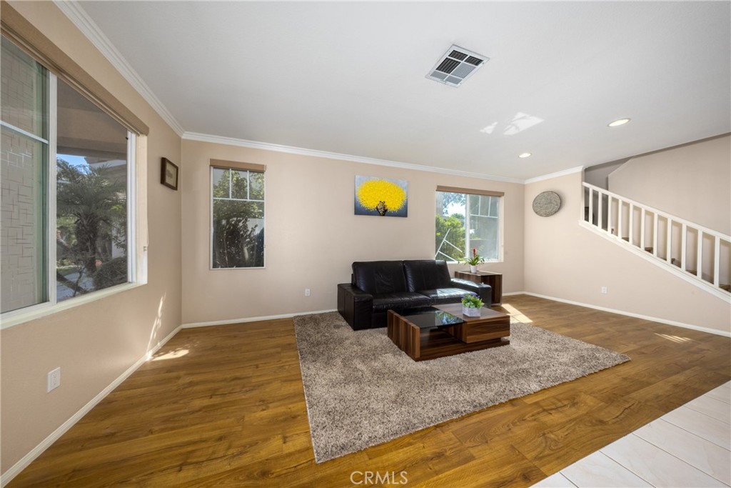 661 Alderbery Property Photo 5