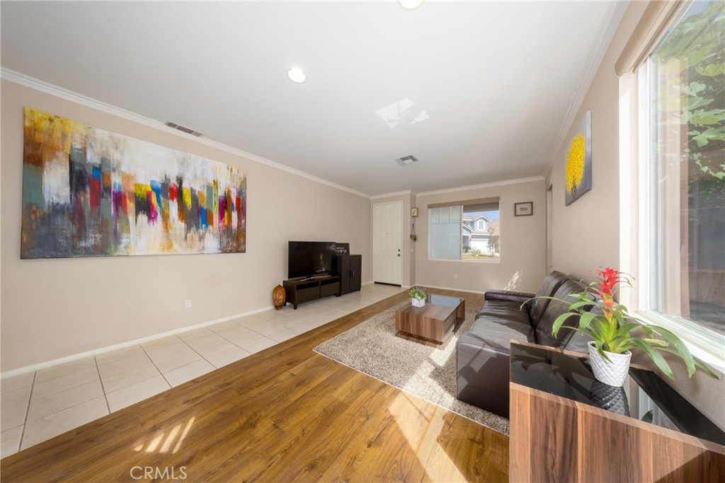 661 Alderbery Property Photo 7