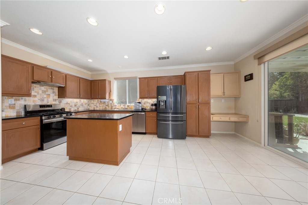 661 Alderbery Property Photo 11