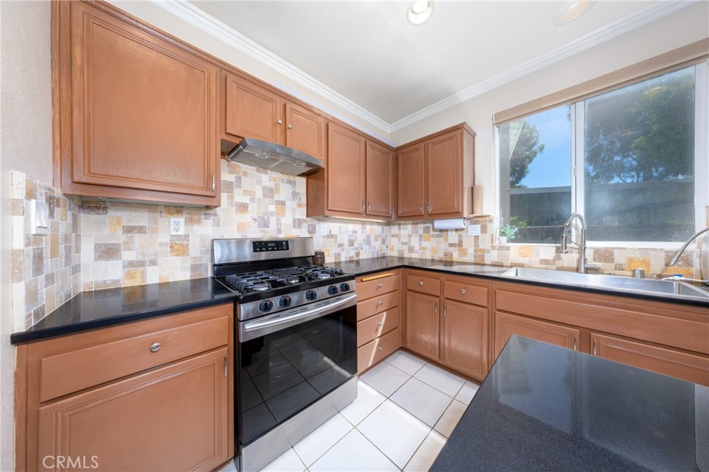 661 Alderbery Property Photo 14