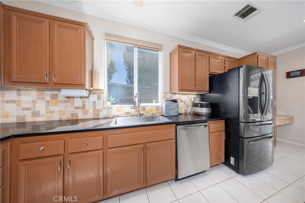 661 Alderbery Property Photo 15