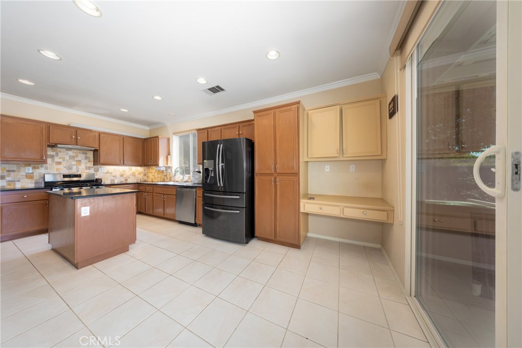661 Alderbery Property Photo 17