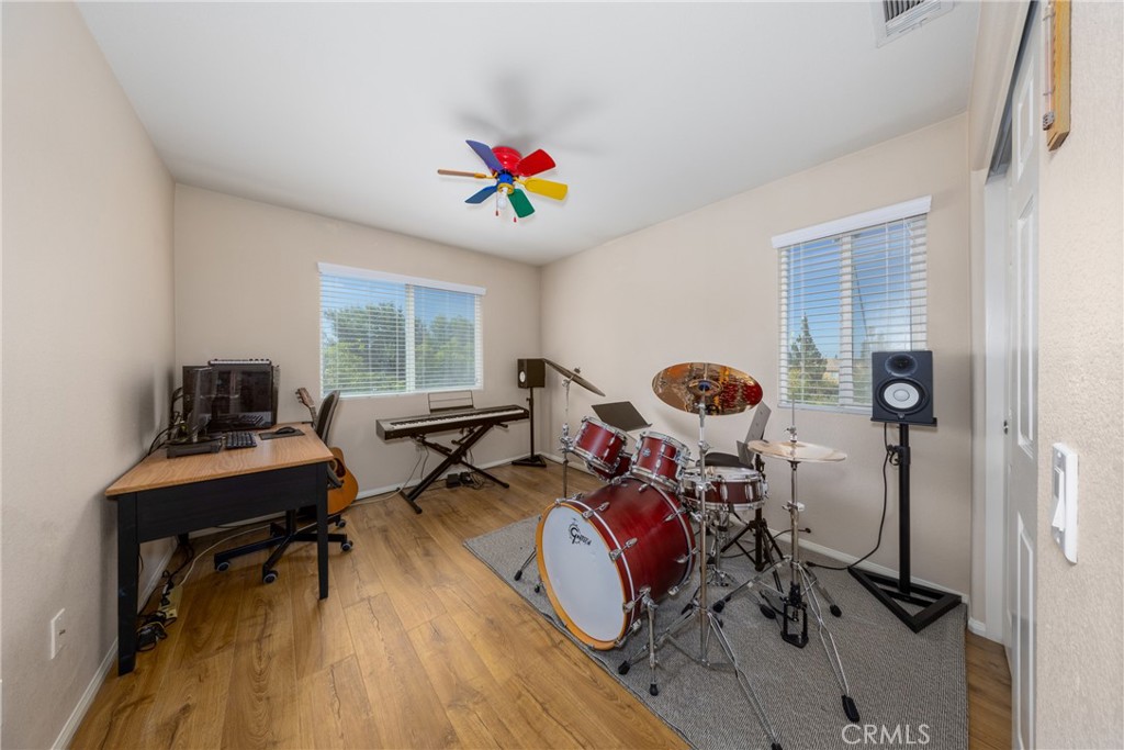 661 Alderbery Property Photo 36