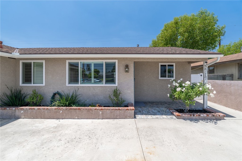 5717 N Hanlin Property Photo 5
