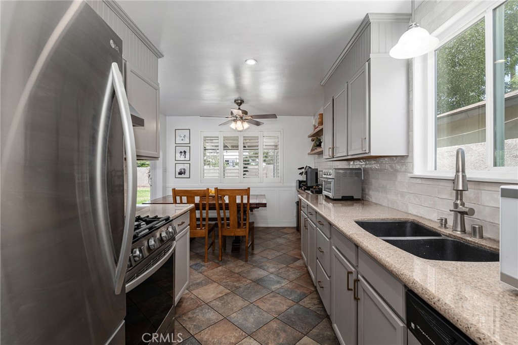 5717 N Hanlin Property Photo 14