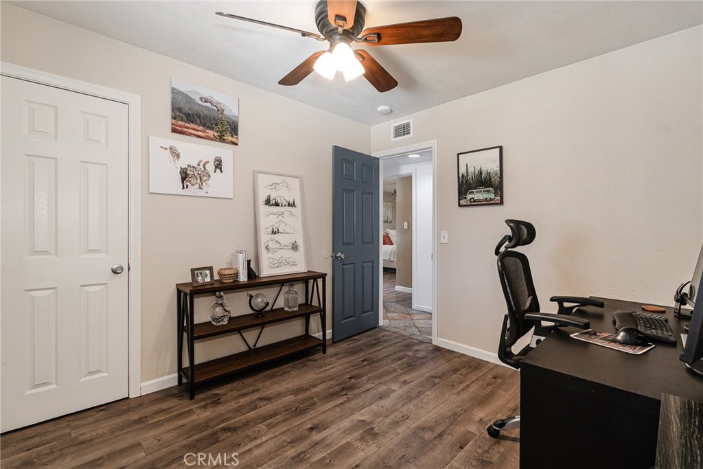 5717 N Hanlin Property Photo 18