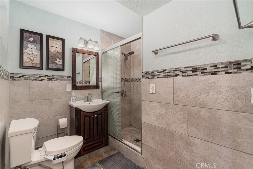 5717 N Hanlin Property Photo 25