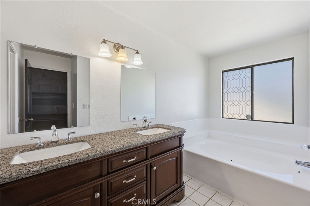 15060 Zieglinde Drive Property Photo 13