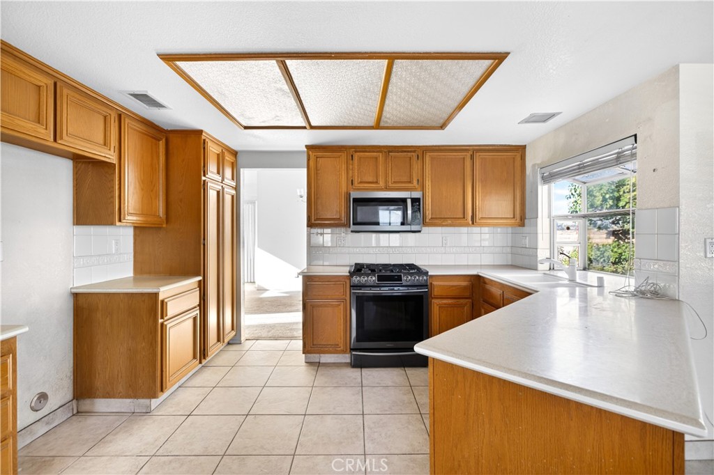 6727 Hawkley Drive Property Photo 16
