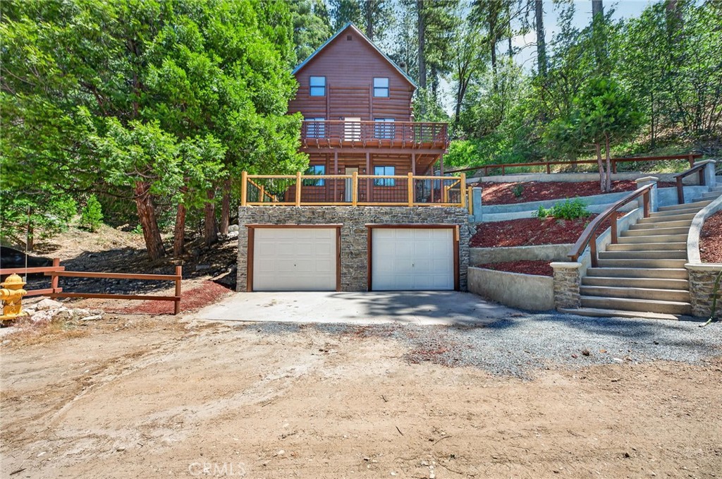 567 Maple Drive Property Photo 2