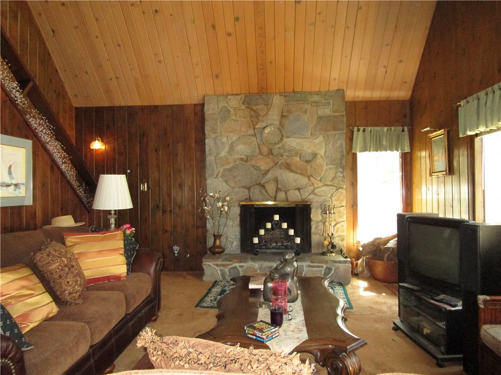 26614 Hillcrest Property Photo 5