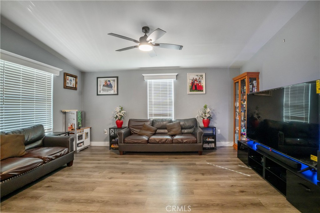 350 E San Jacinto Avenue 38 Property Photo 10
