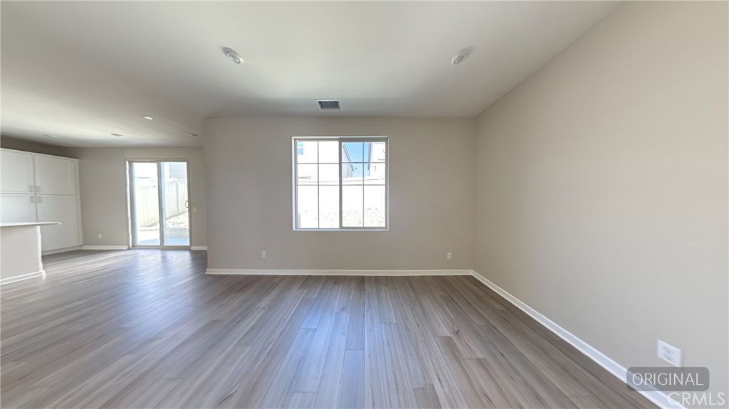460 N Pinewood Property Photo 3