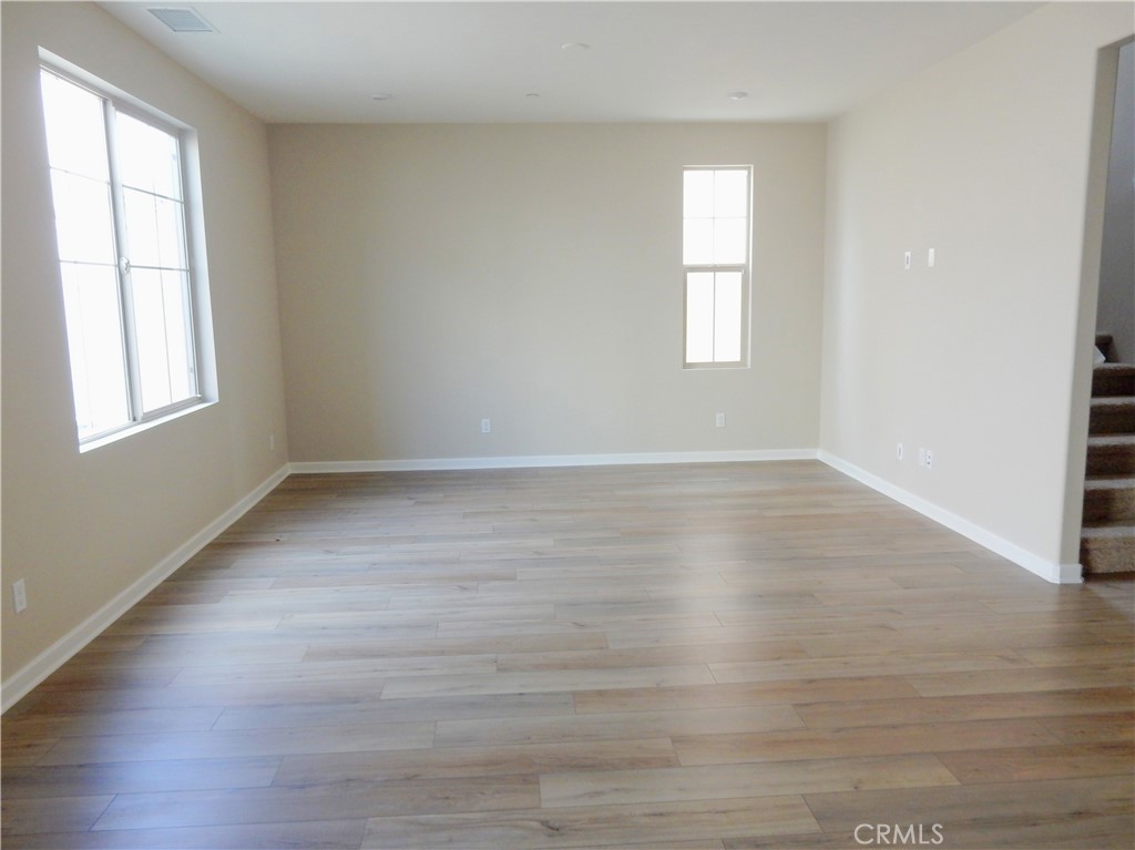 460 N Pinewood Property Photo 4