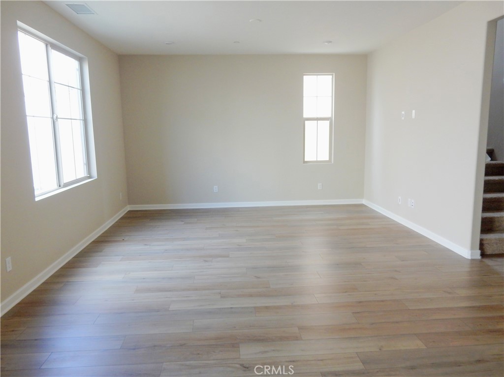 460 N Pinewood Property Photo 4