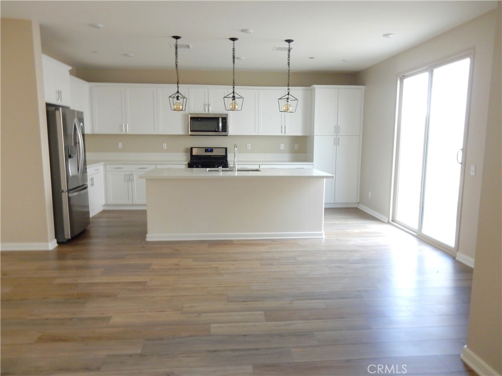 460 N Pinewood Property Photo 6