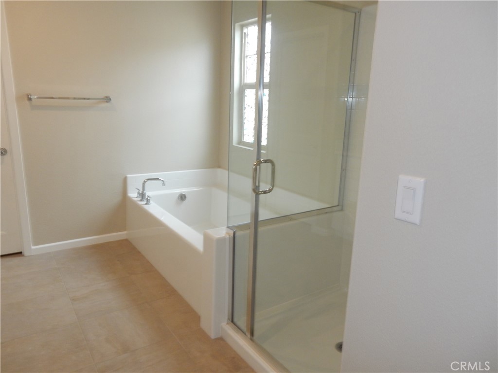 460 N Pinewood Property Photo 17