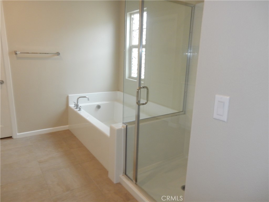 460 N Pinewood Property Photo 17