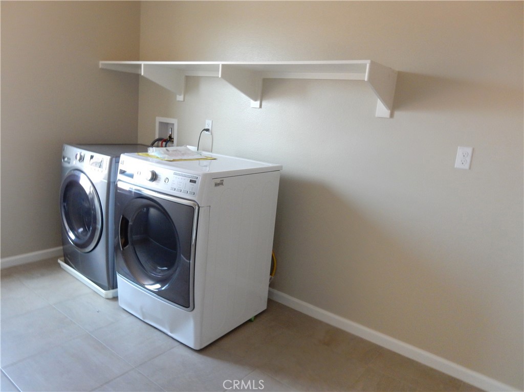 460 N Pinewood Property Photo 25