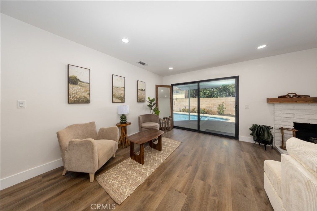 1370 Edgefield Property Photo 8