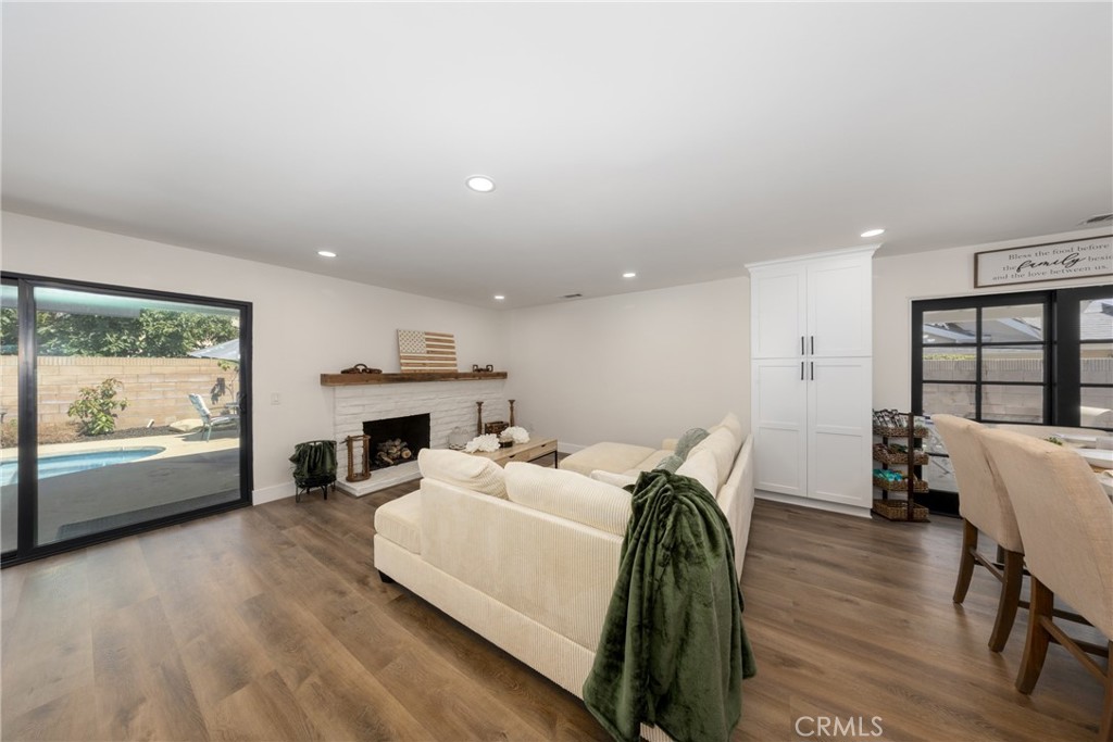 1370 Edgefield Property Photo 9